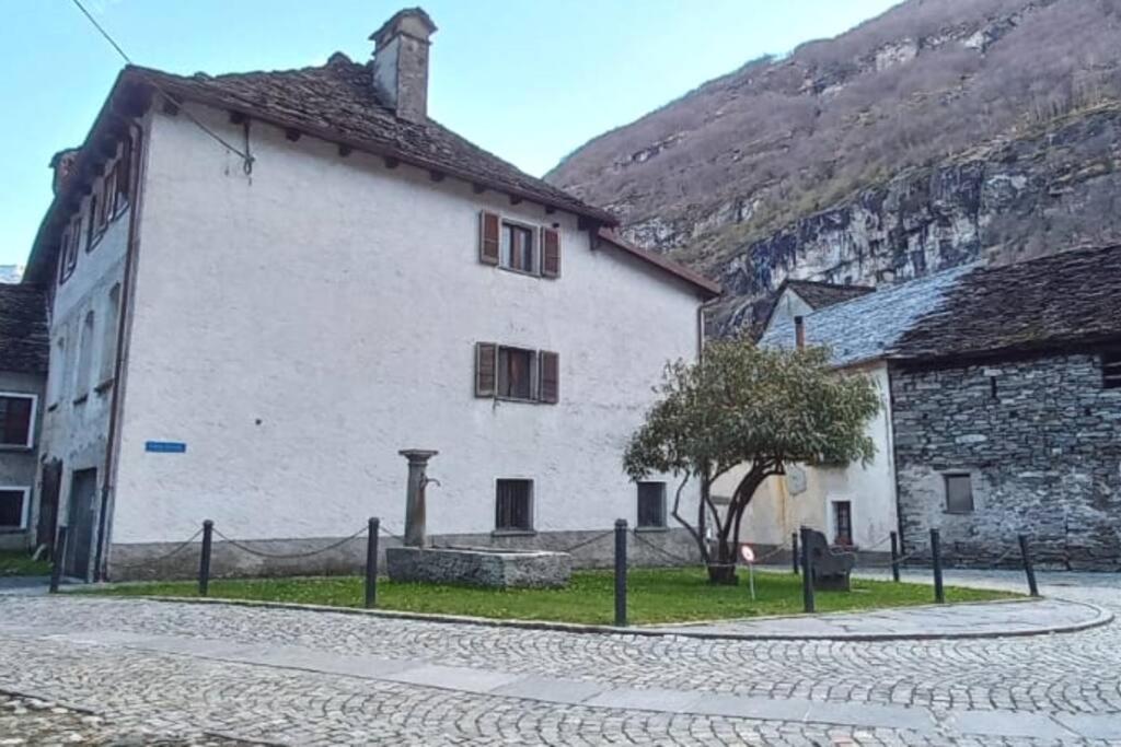 Апартаменты Armonia Edificio Storico Del 1563. Cevio Экстерьер фото